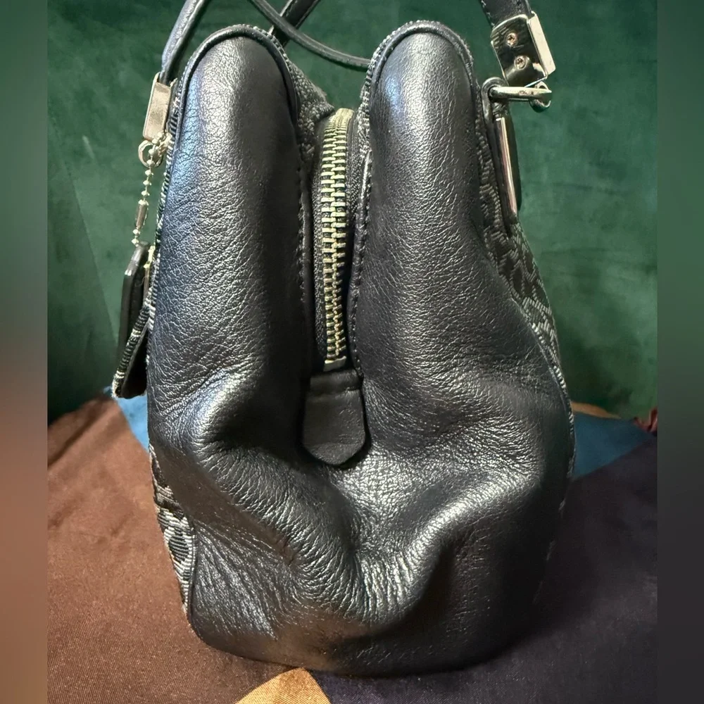 Coach Black and Gray Patterned Shoulder Bag - Picture 5 of 12